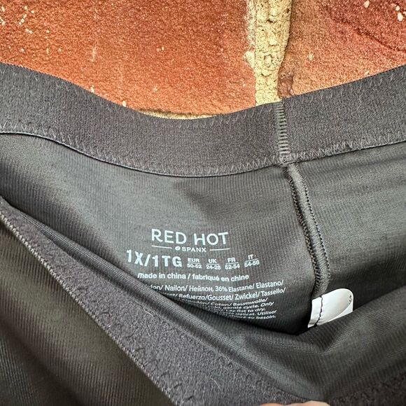 SPANX Red Hot Mid-Thigh Slimmer Shapewear Shorts 1X NEW - Picture 4 of 5